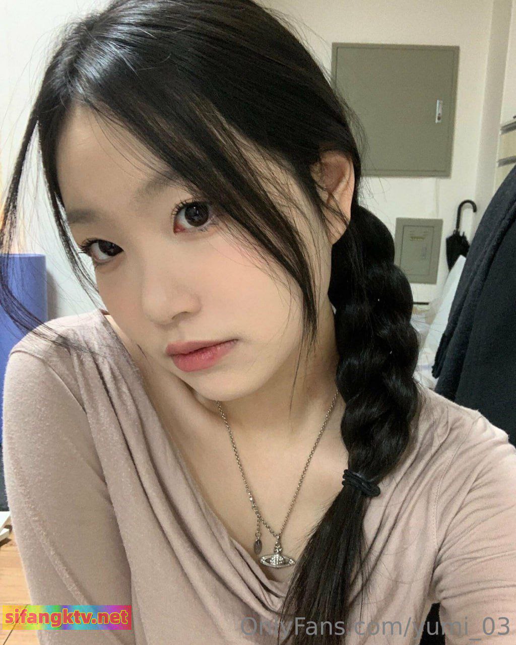 午夜石榴视频网站入口,メイリン モデルコレクション メ,观看免费无删减完整版